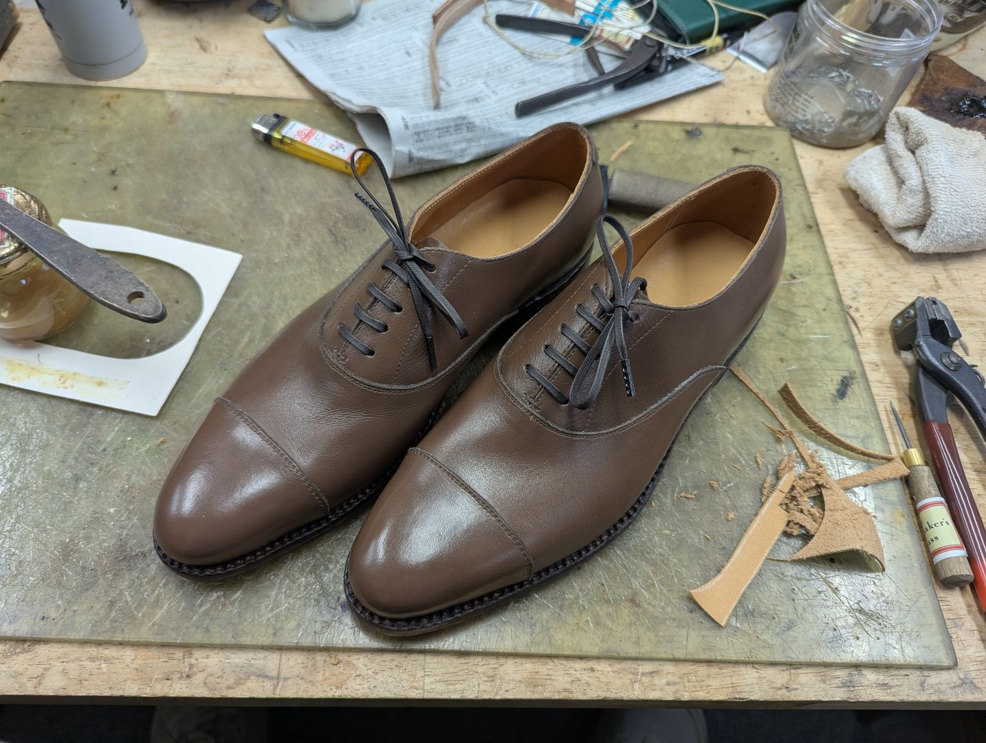 Handcrafted minimal shoe